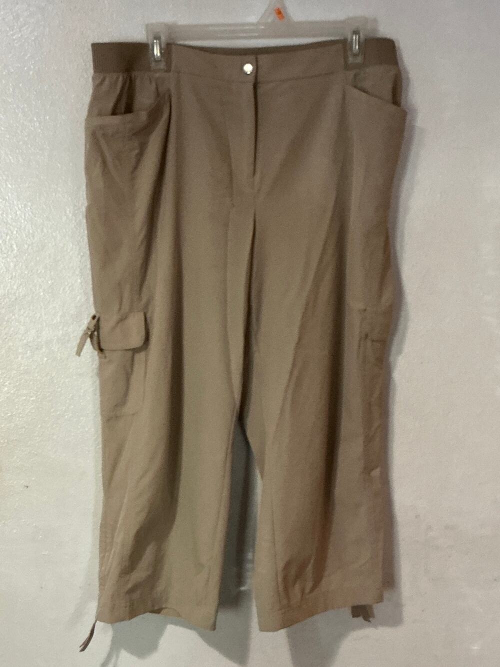 Zenergy size 2 beige utility cargo capris elastic backed